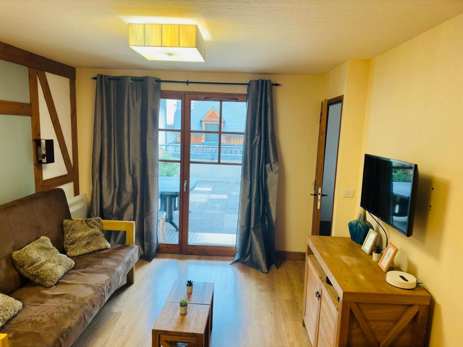 Appartements Avec Piscine Interieure Sauna Parking Etage 1 Au Centre Du Village Dans Residence Cami Real Saint-Lary-Soulan Luaran gambar