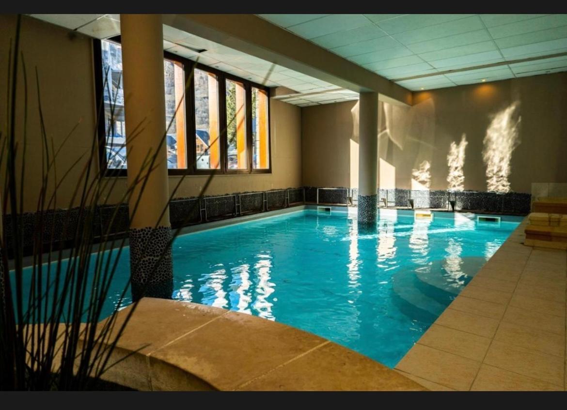 Appartements Avec Piscine Interieure Sauna Parking Etage 1 Au Centre Du Village Dans Residence Cami Real Saint-Lary-Soulan Luaran gambar